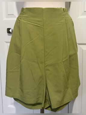 Adrianna Papell Women’s Pull-On Pleated Shorts Lemongrass Green Size Large NWT